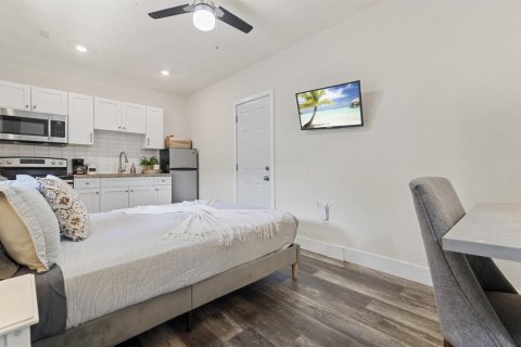 Casa en venta en Miami, Florida, 4 dormitorios, 179.21 m2 № 2083970 - foto 29
