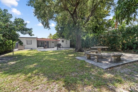Casa en venta en Miami, Florida, 4 dormitorios, 179.21 m2 № 2083970 - foto 13