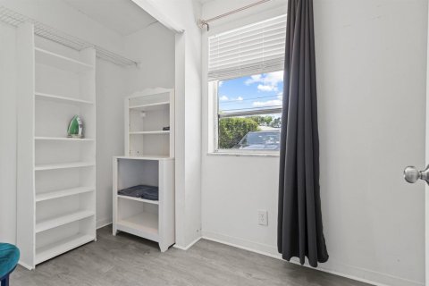 Casa en venta en Miami, Florida, 4 dormitorios, 179.21 m2 № 2083970 - foto 10