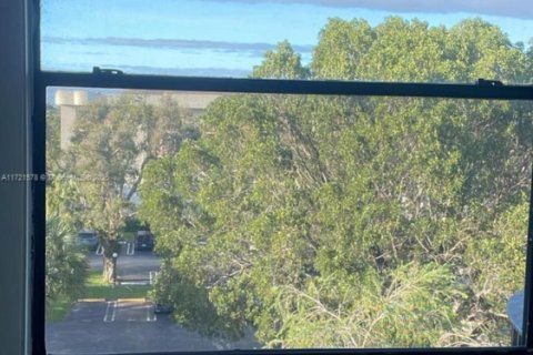 Condo in Coral Springs, Florida, 1 bedroom  № 1860350 - photo 6