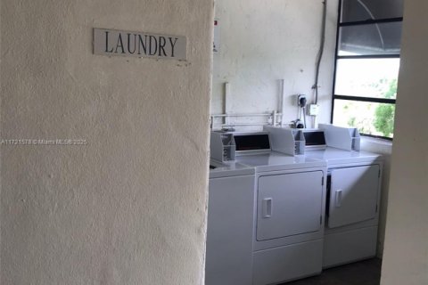 Condo in Coral Springs, Florida, 1 bedroom  № 1860350 - photo 5