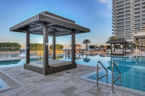 Condo in Hallandale Beach, Florida, 1 bedroom  № 2052849 - photo 22