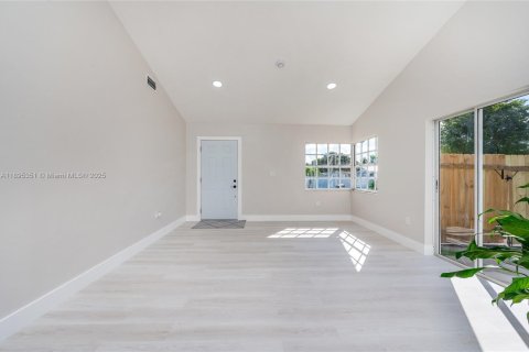Villa ou maison à vendre à Homestead, Floride: 3 chambres, 126.9 m2 № 1947722 - photo 11