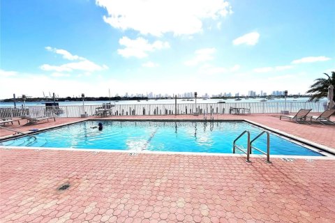 Condominio en venta en Miami Beach, Florida, 2 dormitorios, 87.33 m2 № 1881892 - foto 20