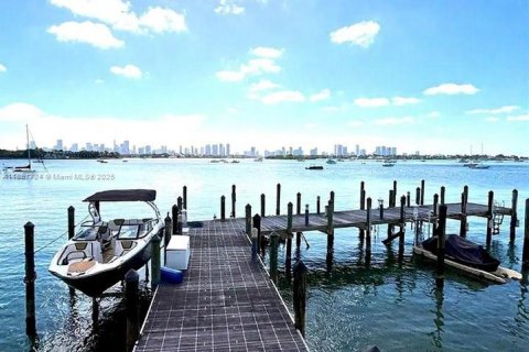 Condominio en venta en Miami Beach, Florida, 2 dormitorios, 87.33 m2 № 1881892 - foto 17