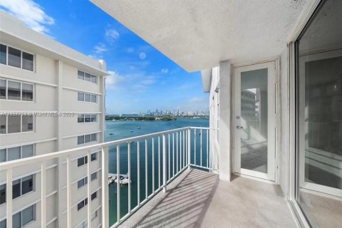 Condominio en venta en Miami Beach, Florida, 2 dormitorios, 87.33 m2 № 1881892 - foto 2