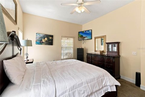 Villa ou maison à vendre à Davenport, Floride: 5 chambres, 281.68 m2 № 2308108 - photo 16
