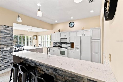 Villa ou maison à vendre à Davenport, Floride: 5 chambres, 281.68 m2 № 2308108 - photo 10