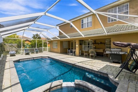 House in Davenport, Florida 5 bedrooms, 281.68 sq.m. № 2308108