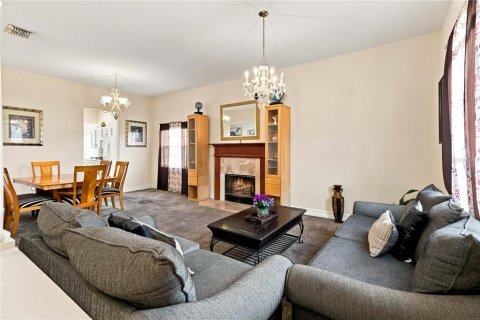 Villa ou maison à vendre à Davenport, Floride: 5 chambres, 281.68 m2 № 2308108 - photo 4