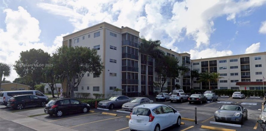 Condominio en Hallandale Beach, Florida, 2 dormitorios  № 1951606