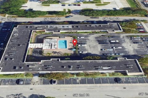 Condominio en venta en Hallandale Beach, Florida, 2 dormitorios, 85.28 m2 № 1951606 - foto 2