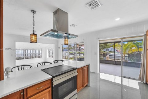 Villa ou maison à vendre à Hollywood, Floride: 3 chambres, 101.08 m2 № 2003380 - photo 21