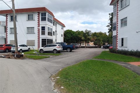Condo à Lauderhill, Floride, 2 chambres  № 2084561