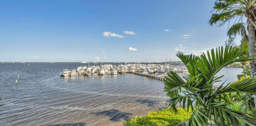 Condominio en Stuart, Florida, 2 dormitorios № 1020203