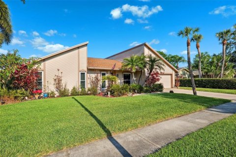 House in Tampa, Florida 4 bedrooms, 217.39 sq.m. № 1653718 - photo 5