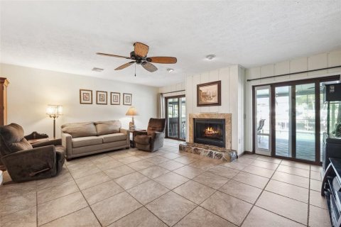 House in Tampa, Florida 4 bedrooms, 217.39 sq.m. № 1653718 - photo 15