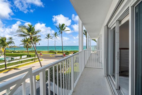 Condo in Palm Beach, Florida, 3 bedrooms  № 2400008