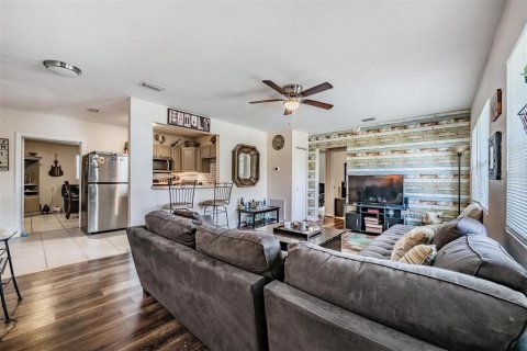 Casa en venta en Clearwater, Florida, 3 dormitorios, 124.77 m2 № 1777510 - foto 3