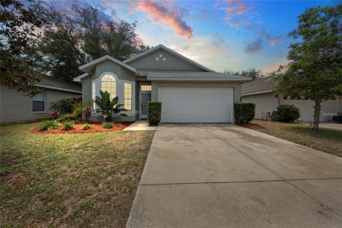 House in Leesburg, Florida 3 bedrooms, 126.72 sq.m. № 1807992 - photo 1