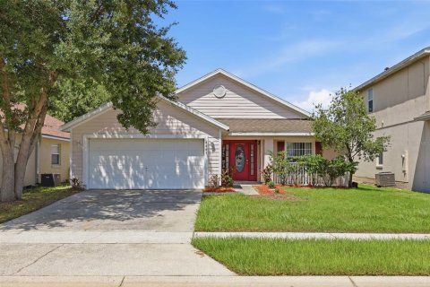 Villa ou maison à Kissimmee, Floride 4 chambres, 156.91 m2 № 2360328