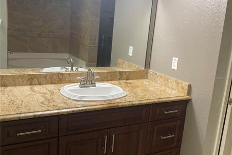 Condo in Lutz, Florida, 3 bedrooms № 2145006 - photo 11