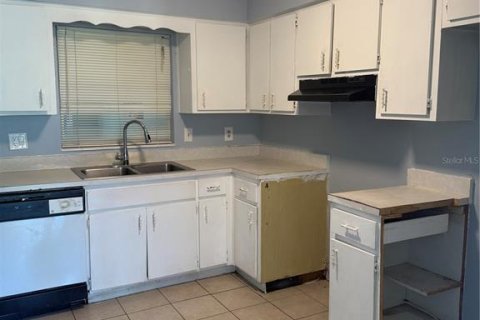 Villa ou maison à louer à Winter Haven, Floride: 3 chambres, 100.06 m2 № 2388332 - photo 6