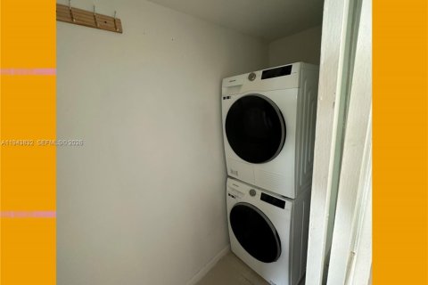 Condominio en venta en Miramar, Florida, 2 dormitorios, 76.18 m2 № 2000612 - foto 6