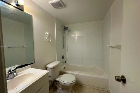 Condominio en venta en Miramar, Florida, 2 dormitorios, 76.18 m2 № 2000612 - foto 13