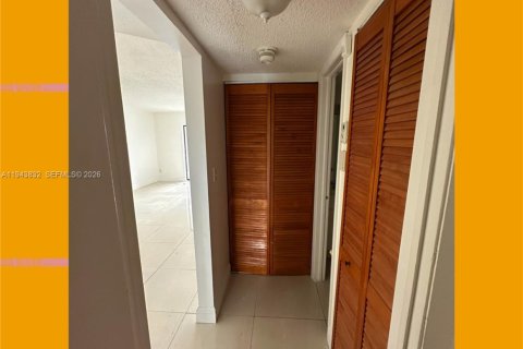 Condominio en venta en Miramar, Florida, 2 dormitorios, 76.18 m2 № 2000612 - foto 12