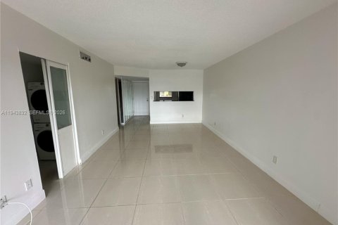 Condominio en venta en Miramar, Florida, 2 dormitorios, 76.18 m2 № 2000612 - foto 5