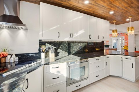 Casa en venta en Lauderdale-by-the-Sea, Florida, 4 dormitorios, 191.84 m2 № 2085087 - foto 20