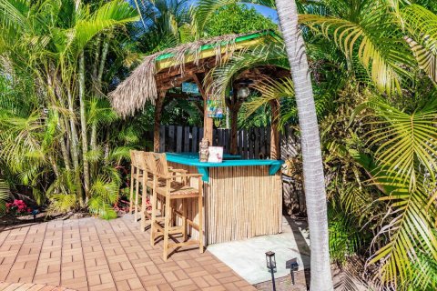 Casa en venta en Lauderdale-by-the-Sea, Florida, 4 dormitorios, 191.84 m2 № 2085087 - foto 24