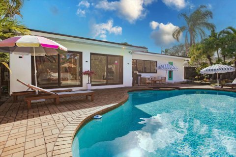 Casa en venta en Lauderdale-by-the-Sea, Florida, 4 dormitorios, 191.84 m2 № 2085087 - foto 3