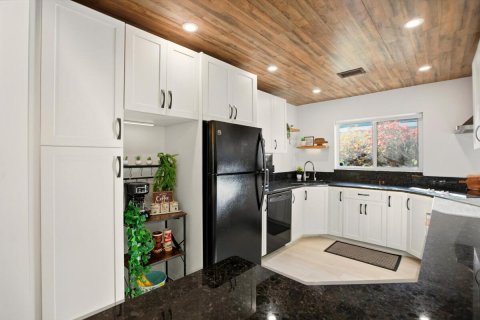 Casa en venta en Lauderdale-by-the-Sea, Florida, 4 dormitorios, 191.84 m2 № 2085087 - foto 21