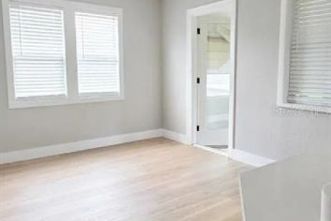 Appartement à louer à Saint Petersburg, Floride: 2 chambres, 65.03 m2 № 2404990 - photo 2