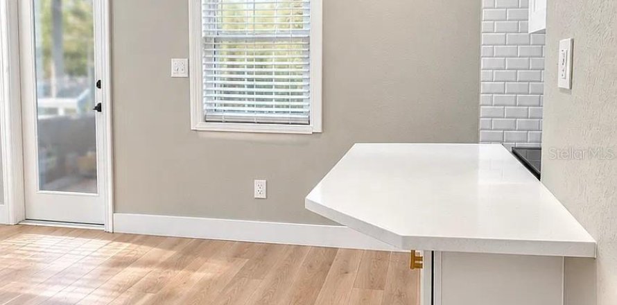 Appartement à Saint Petersburg, Floride 2 chambres, 65.03 m2 № 2404990