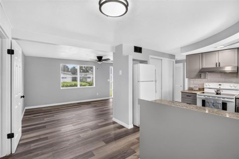 Villa ou maison à louer à Holiday, Floride: 4 chambres, 133.78 m2 № 2388160 - photo 11