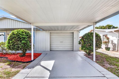 Villa ou maison à louer à Holiday, Floride: 4 chambres, 133.78 m2 № 2388160 - photo 3