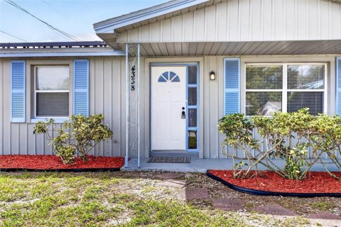 Villa ou maison à louer à Holiday, Floride: 4 chambres, 133.78 m2 № 2388160 - photo 2