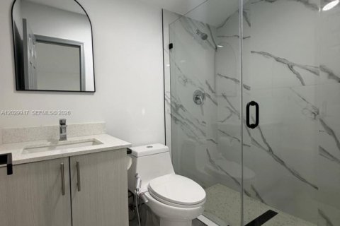 Casa en alquiler en Miami Gardens, Florida, 1 dormitorio, 142.05 m2 № 2182117 - foto 4