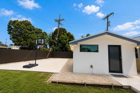 Casa en Miami Gardens, Florida 1 dormitorio, 142.05 m2 № 2182117