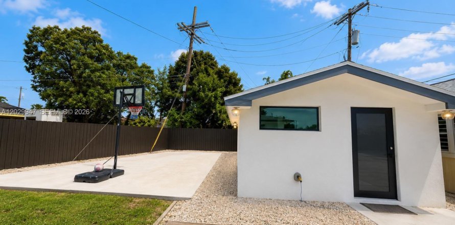 Casa en Miami Gardens, Florida 1 dormitorio, 142.05 m2 № 2182117