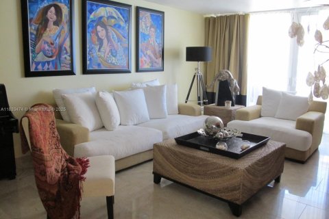 Снять в аренду кондоминиум в Халландейл-Бич, Флорида 1 спальня, 92.9м2, № 2034355 - фото 3