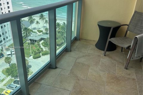 Condo in Hollywood, Florida, 1 bedroom № 2194463 - photo 7