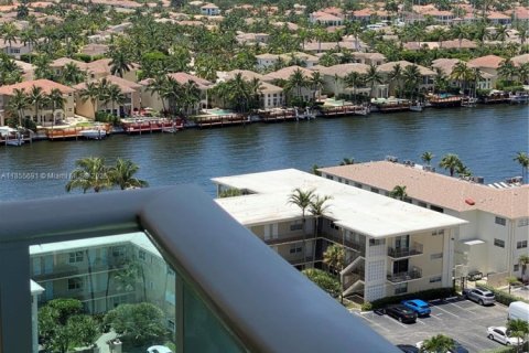 Condo in Hollywood, Florida, 1 bedroom № 2194463 - photo 2