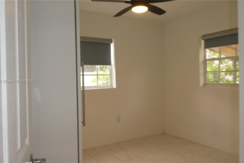 Villa ou maison à louer à Miramar, Floride: 3 chambres, 102.19 m2 № 1862154 - photo 9