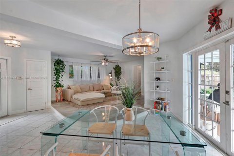 House in Fort Lauderdale, Florida 3 bedrooms, 148.83 sq.m. № 1766806 - photo 14