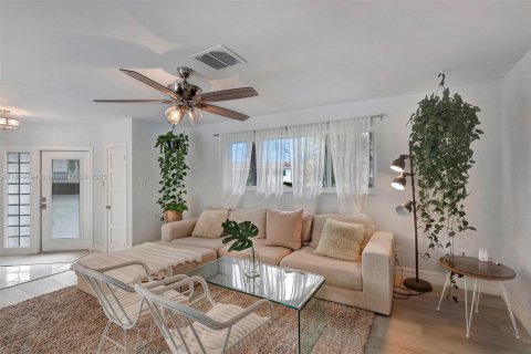 House in Fort Lauderdale, Florida 3 bedrooms, 148.83 sq.m. № 1766806 - photo 24