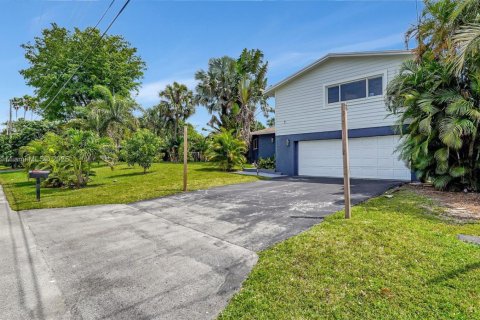 House in Fort Lauderdale, Florida 3 bedrooms, 148.83 sq.m. № 1766806 - photo 5